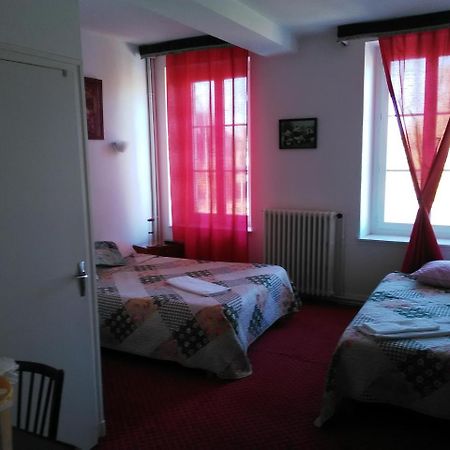 Le Relais De La Marche Hotell Aigurande Exteriör bild