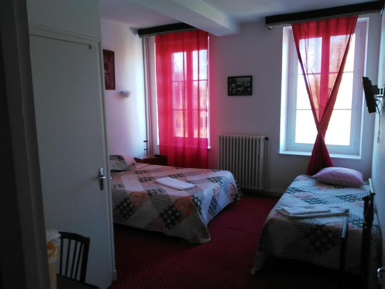 Le Relais De La Marche Hotell Aigurande Exteriör bild
