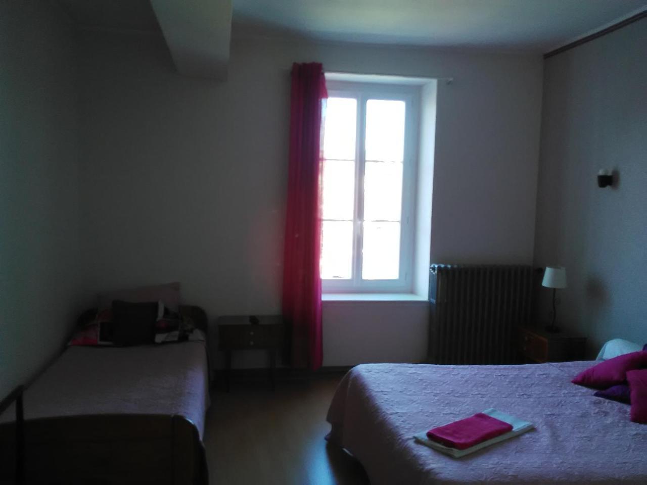 Le Relais De La Marche Hotell Aigurande Exteriör bild